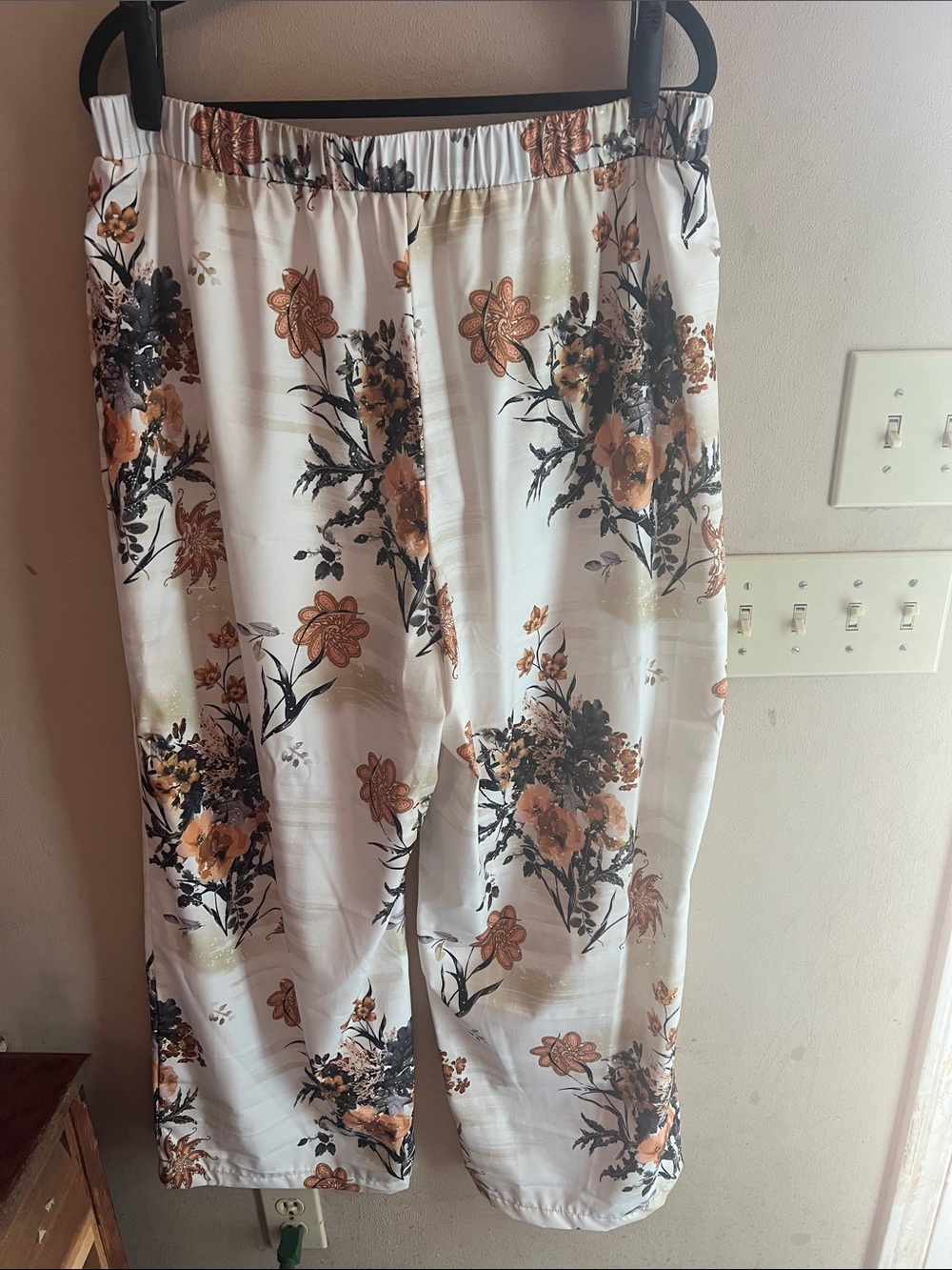 SHEIN WIDE LEG FLORAL PANTS SIZE 2XL ELASTIC WAIST